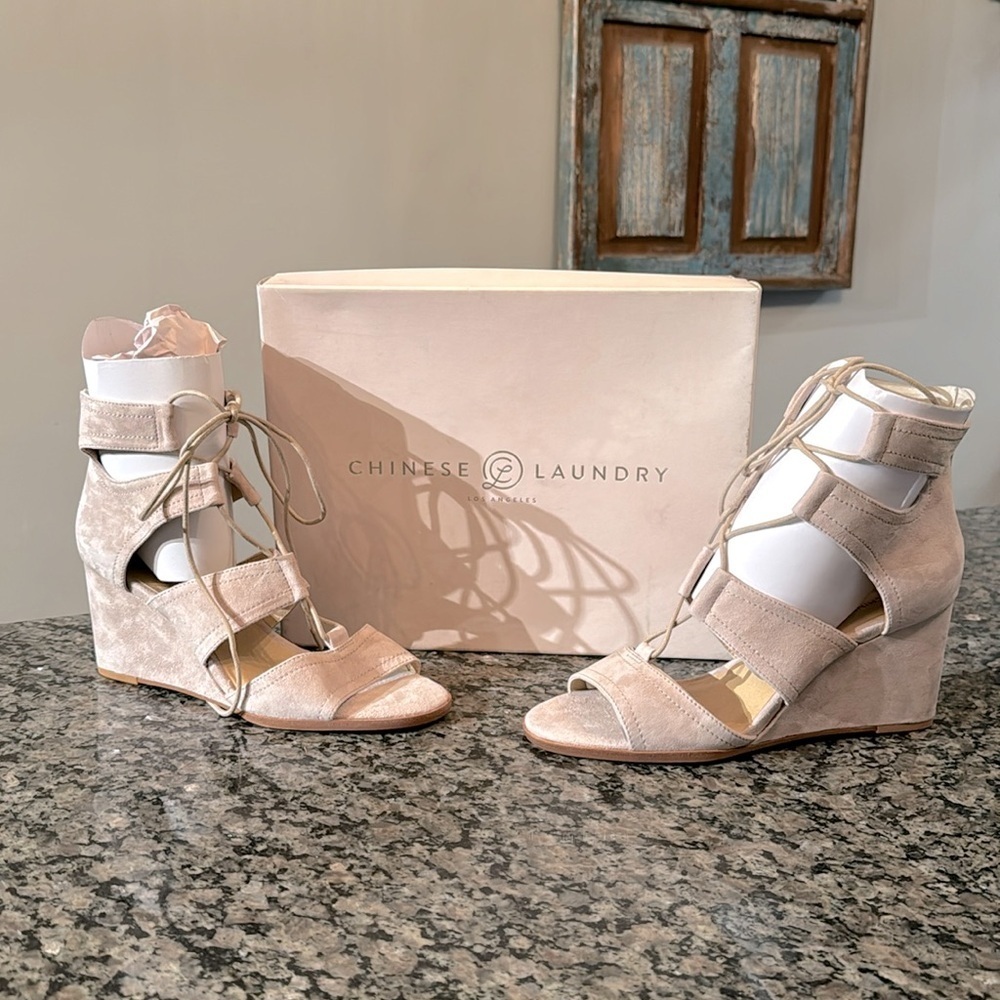 Chinese Laundry Raja Kid Suede lace wedge sandal NIB 9